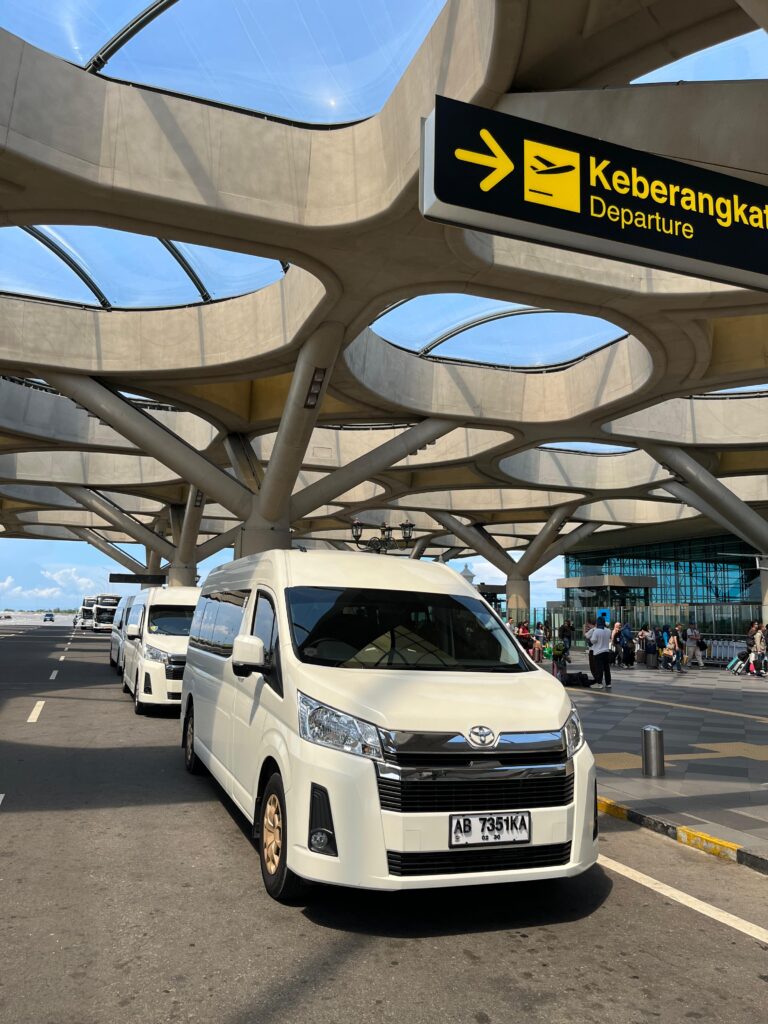 sewa hiace di jogja untuk wisata rombongan